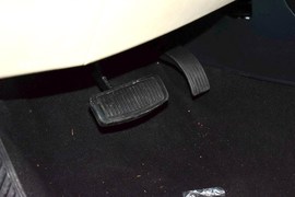 2013款华泰圣达菲1.8T自动两驱天窗版