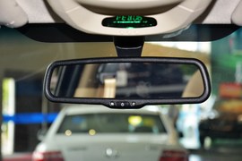 2013款华泰圣达菲1.8T自动两驱天窗版