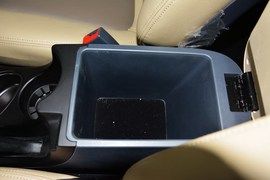 2013款华泰圣达菲1.8T自动两驱天窗版