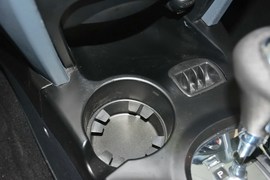 2013款华泰圣达菲1.8T自动两驱天窗版