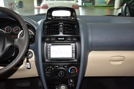 2013款华泰圣达菲1.8T自动两驱天窗版