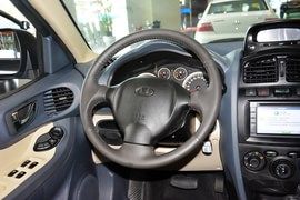 2013款华泰圣达菲1.8T自动两驱天窗版