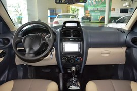 2013款华泰圣达菲1.8T自动两驱天窗版