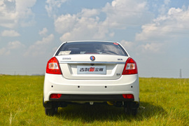 2014款吉利新金刚1.5L手动尊贵型试驾