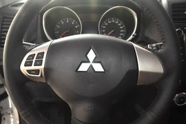 2014款三菱劲炫2.0L自动两驱超越版