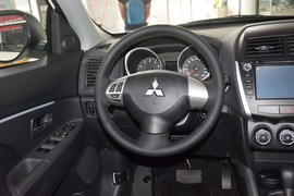 2014款三菱劲炫2.0L自动两驱超越版