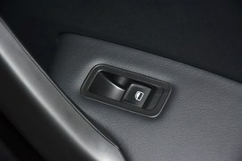 2013款大众新桑塔纳1.4L手动舒适版