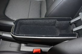 2013款大众新桑塔纳1.4L手动舒适版
