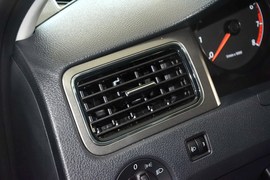 2013款大众新桑塔纳1.4L手动舒适版