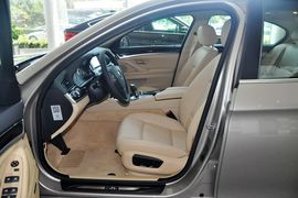 2014款宝马520i典雅型