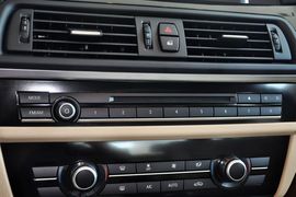 2014款宝马520i典雅型