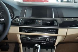 2014款宝马520i典雅型