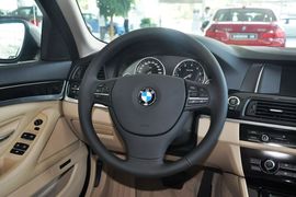 2014款宝马520i典雅型