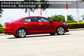 价格相近你会选谁？