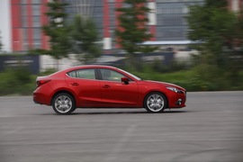 2014款马自达3昂克赛拉动态对比福克斯文章配图