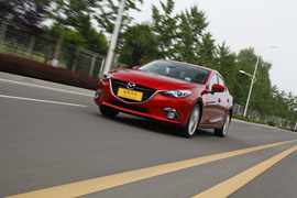 2014款马自达3昂克赛拉动态对比福克斯文章配图