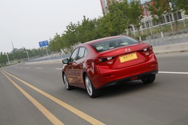 2014款马自达3昂克赛拉动态对比福克斯文章配图