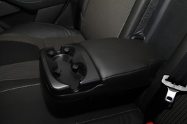 2012款福特福克斯两厢2.0L自动试驾实拍
