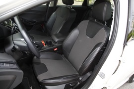 2012款福特福克斯两厢2.0L自动试驾实拍