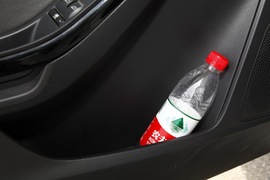 2012款福特福克斯两厢2.0L自动试驾实拍
