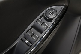 2012款福特福克斯两厢2.0L自动试驾实拍