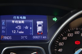 2012款福特福克斯两厢2.0L自动试驾实拍