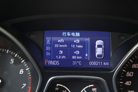 2012款福特福克斯两厢2.0L自动试驾实拍