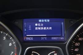 2012款福特福克斯两厢2.0L自动试驾实拍