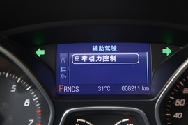 2012款福特福克斯两厢2.0L自动试驾实拍