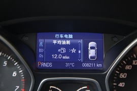 2012款福特福克斯两厢2.0L自动试驾实拍