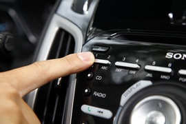 2012款福特福克斯两厢2.0L自动试驾实拍