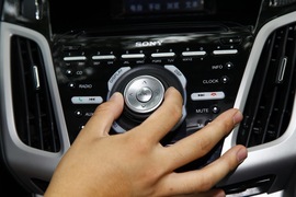 2012款福特福克斯两厢2.0L自动试驾实拍