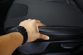 2012款福特福克斯两厢2.0L自动试驾实拍