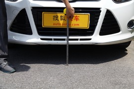 2012款福特福克斯两厢2.0L自动试驾实拍