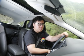 2012款福特福克斯两厢2.0L自动试驾实拍