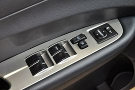 2014款东风风行景逸LV