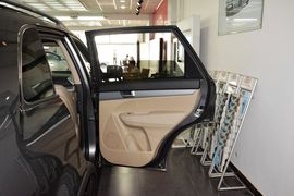 2013款起亚索兰托2.4L汽油四驱豪华版5座