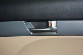 2013款起亚索兰托2.4L汽油四驱豪华版5座