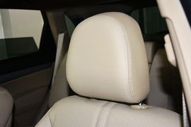 2013款起亚索兰托2.4L汽油四驱豪华版5座