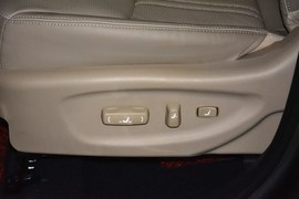 2013款起亚索兰托2.4L汽油四驱豪华版5座