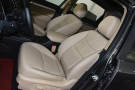 2013款起亚索兰托2.4L汽油四驱豪华版5座