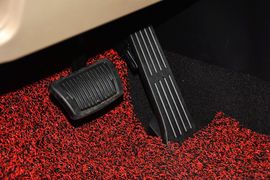 2013款起亚索兰托2.4L汽油四驱豪华版5座