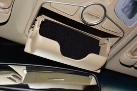 2013款起亚索兰托2.4L汽油四驱豪华版5座