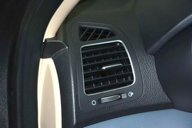 2013款起亚索兰托2.4L汽油四驱豪华版5座