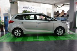2013款起亚新佳乐2.0L