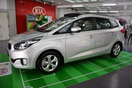 2013款起亚新佳乐2.0L