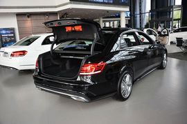 2015款奔驰E320L运动豪华型