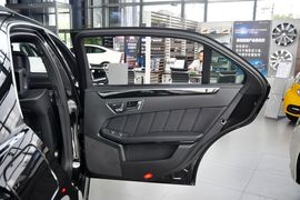 2015款奔驰E320L运动豪华型
