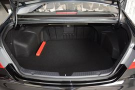 2014款现代索纳塔八2.4L自动领先版