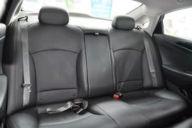 2014款现代索纳塔八2.4L自动领先版